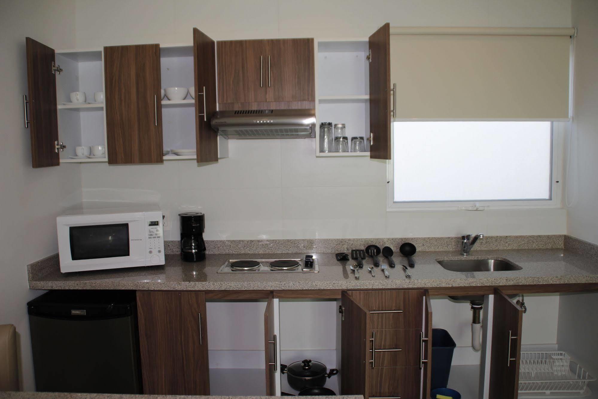 Suites Chapultepec Гуадалахара Екстериор снимка