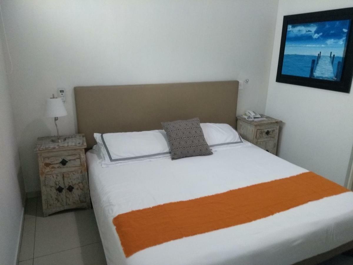 Suites Chapultepec Гуадалахара Екстериор снимка