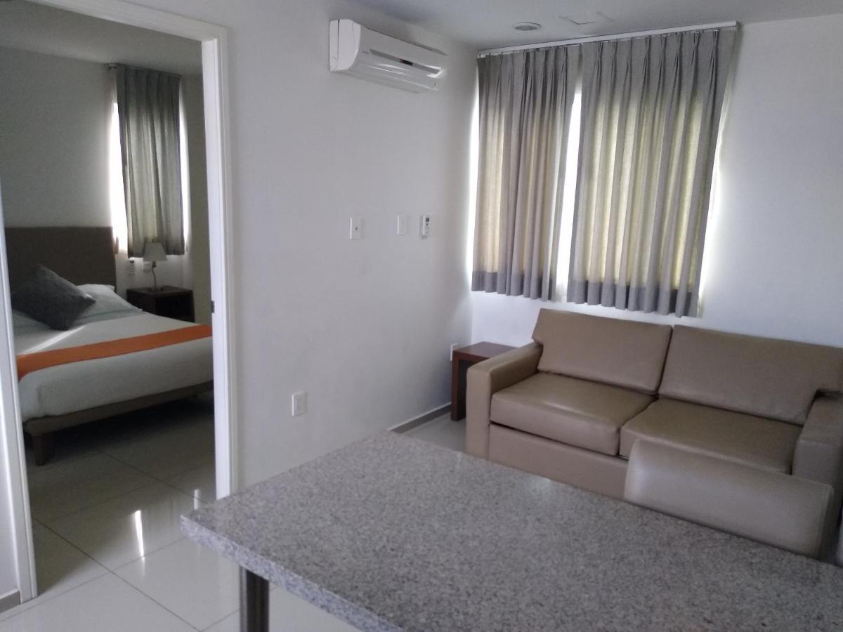 Suites Chapultepec Гуадалахара Екстериор снимка