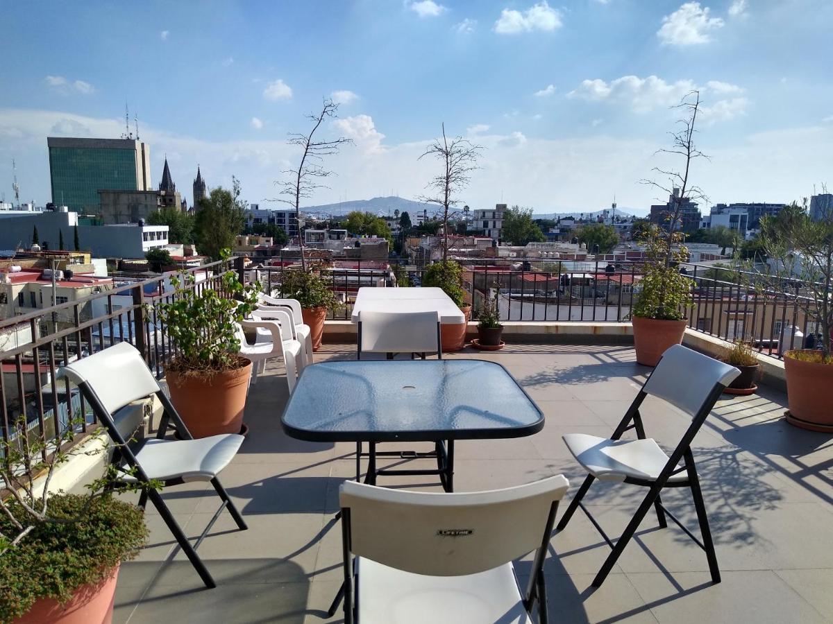 Suites Chapultepec Гуадалахара Екстериор снимка