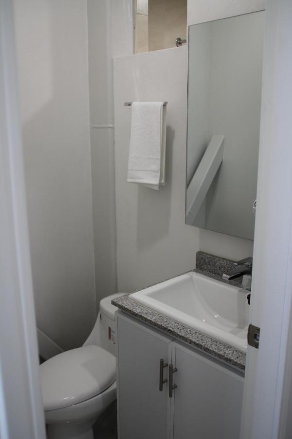 Suites Chapultepec Гуадалахара Екстериор снимка